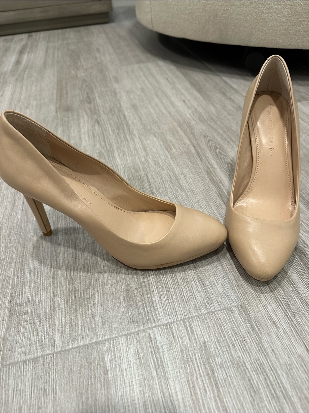 Banana republic nude heels